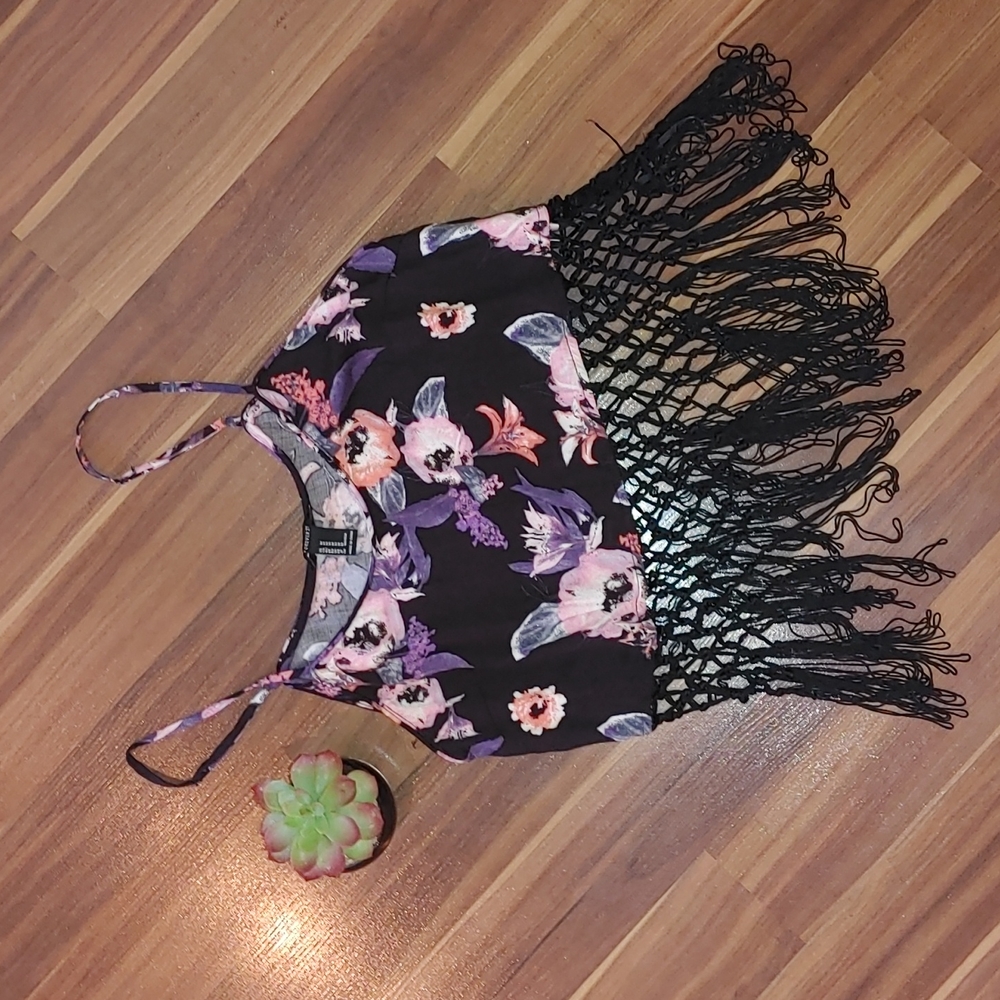 🌸 Forever 21 Fringed Crop Top 🌸